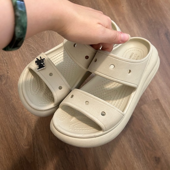 CROCS Classic Crush Sandals Size 5 - Picture 3 of 6